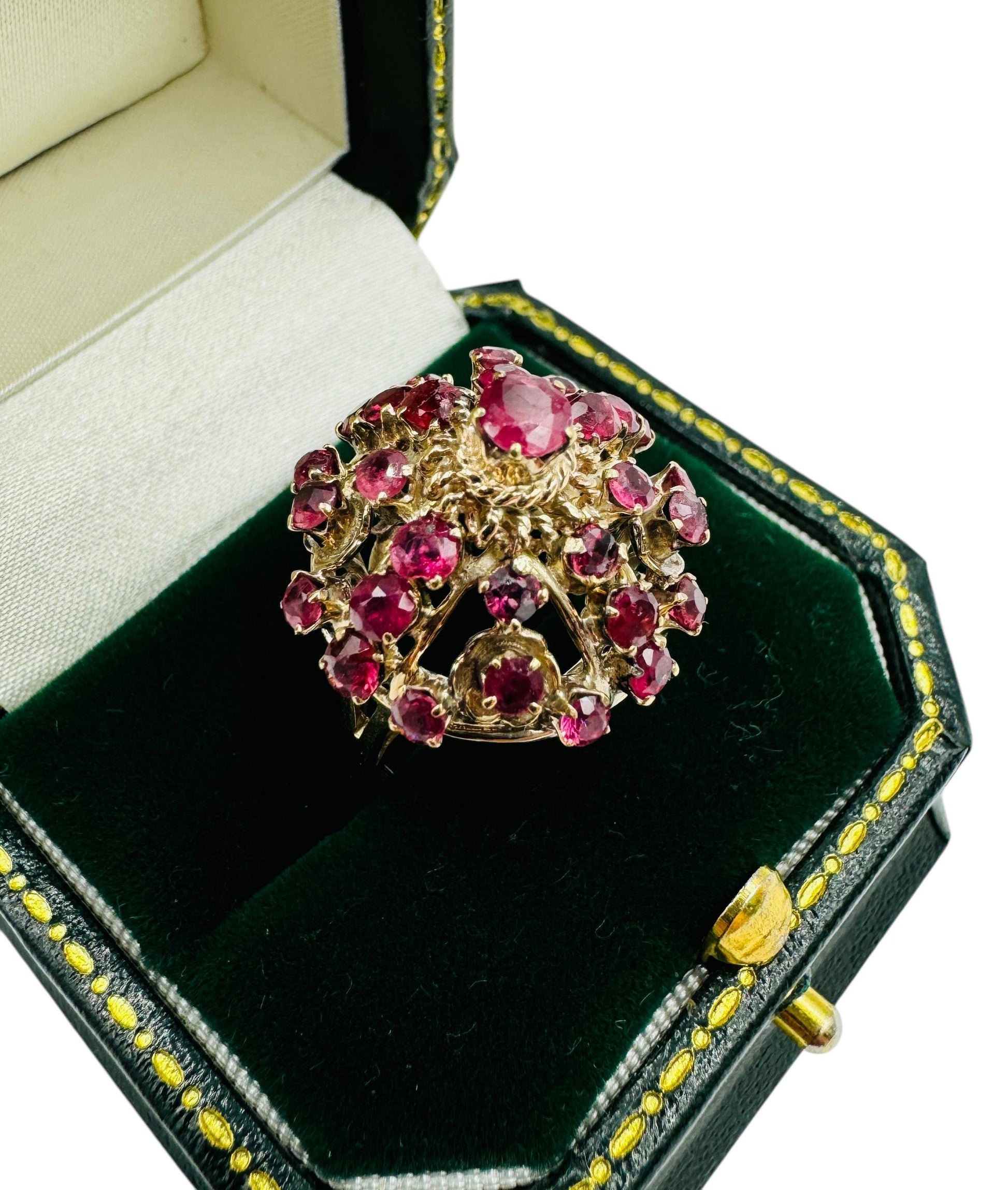 Vintage 14k Yellow Gold Princess Thai Ruby Dome ring