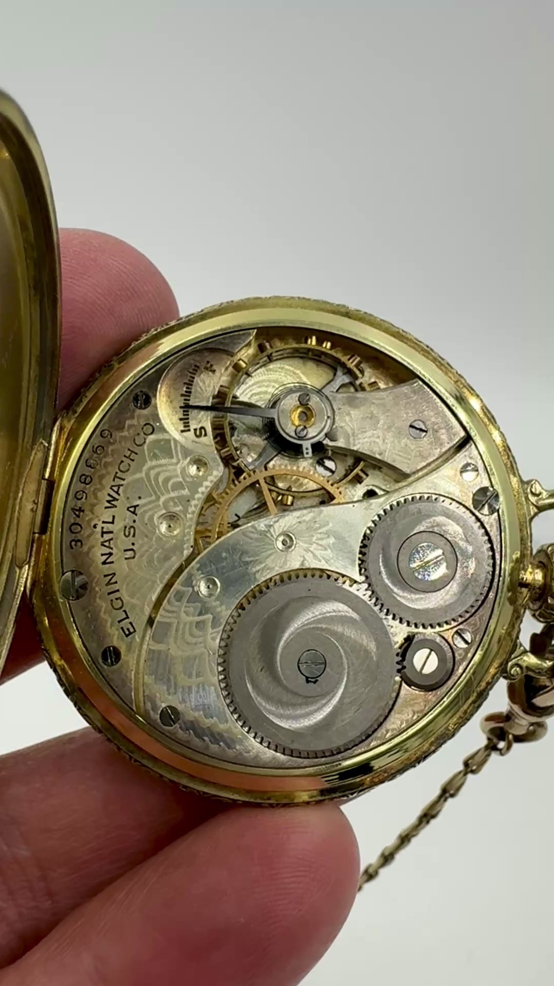 Antique Elgin 10k Gold filled Open face pocket watch 12s 7J Circa 1928 w/ Chain