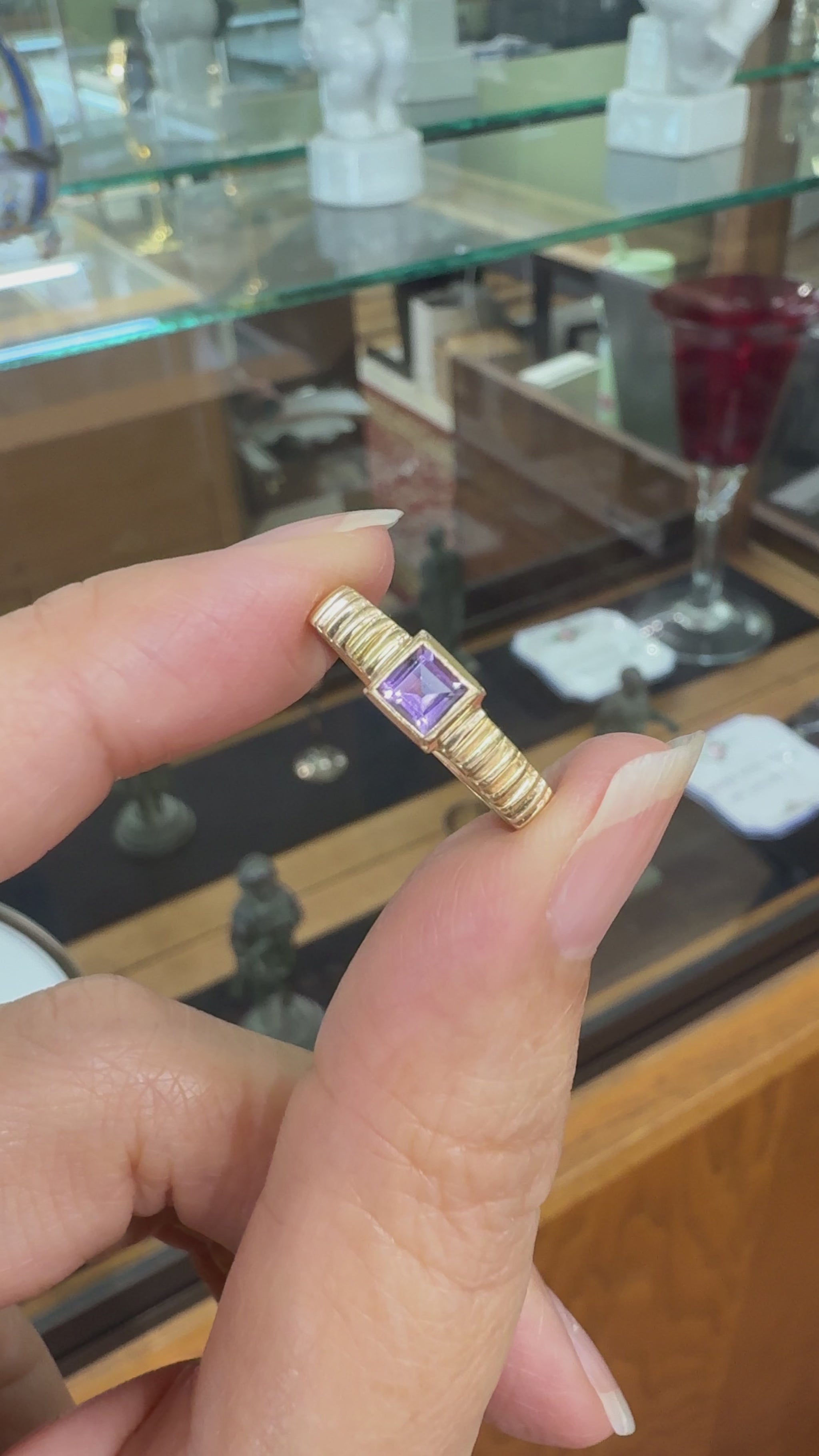 1980's Ribbed Gold Amethyst Band Ring 14k Yellow Gold