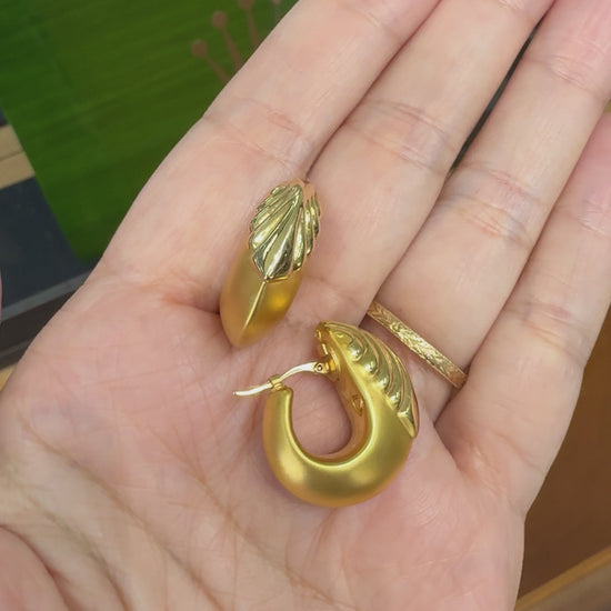 Charles Garnier Puffy Sculptural Hoop Earrings 18k Yellow Gold