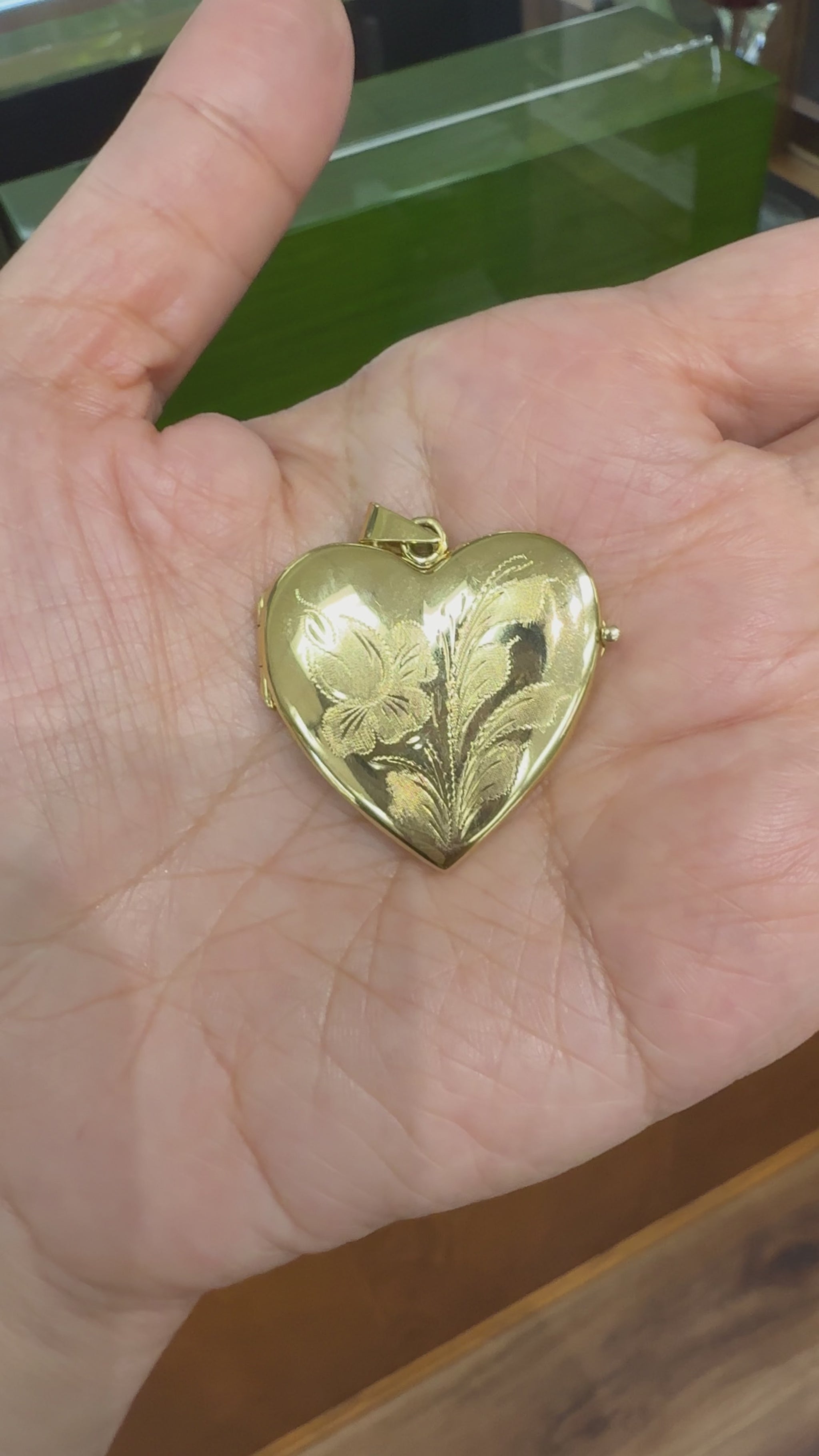 Vintage Large Iris Flower Heart Locket Pendant 14k Yellow Gold