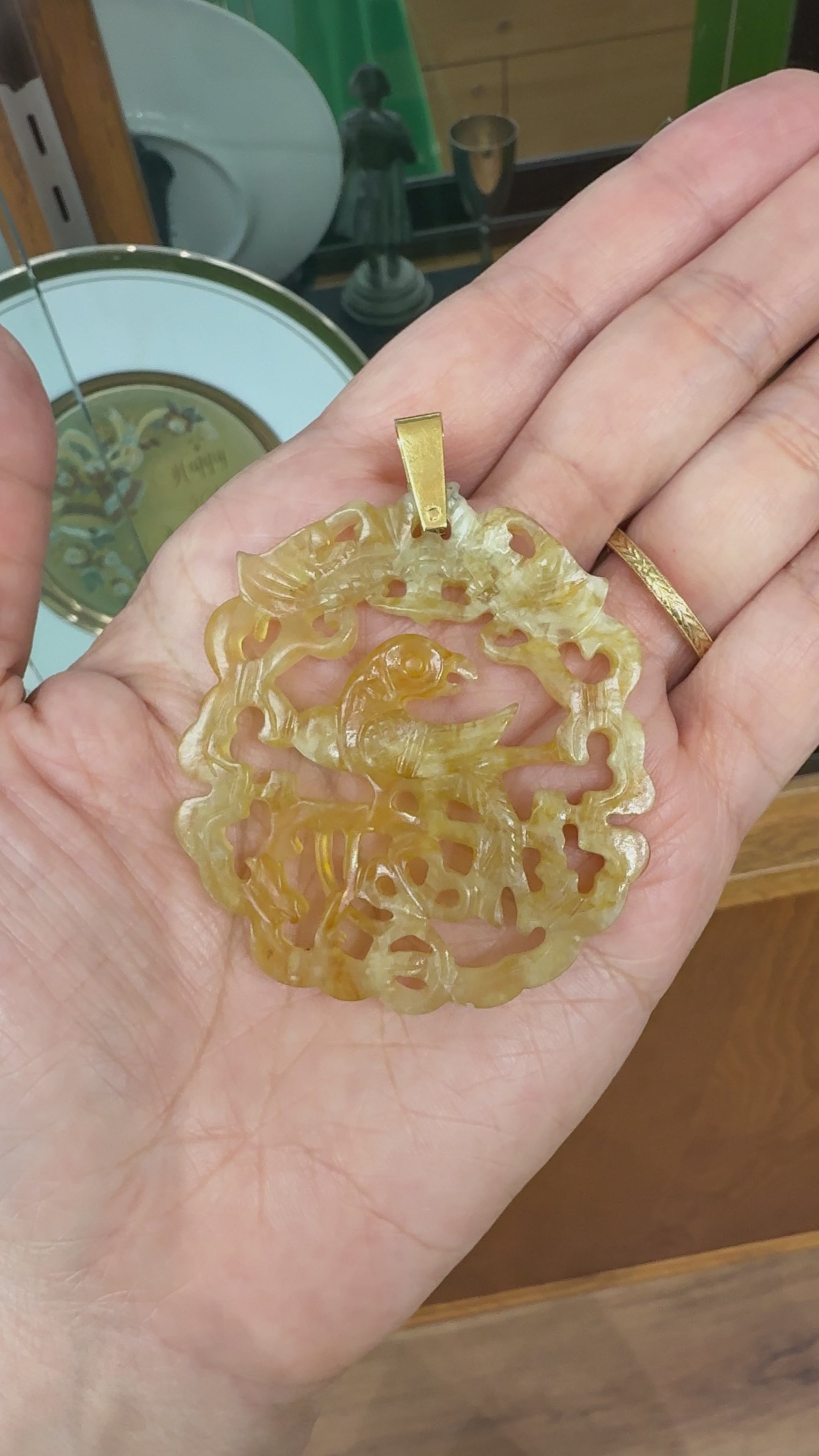 Vintage Carved Nephrite Jade Bird Pendant 14k Yellow Gold