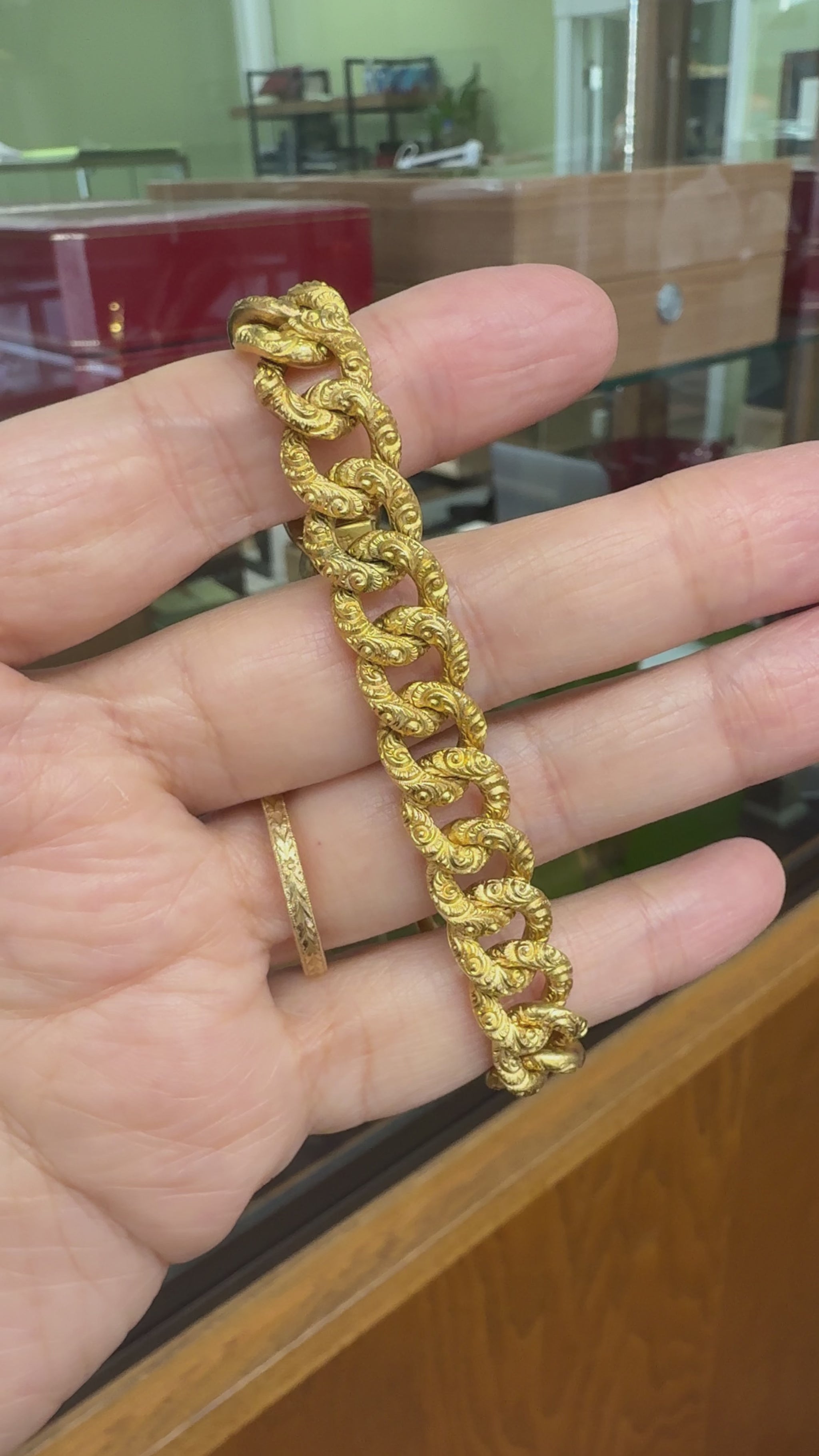 Antique 1890's Victorian Repousse Curb Link Bracelet 14k Yellow Gold