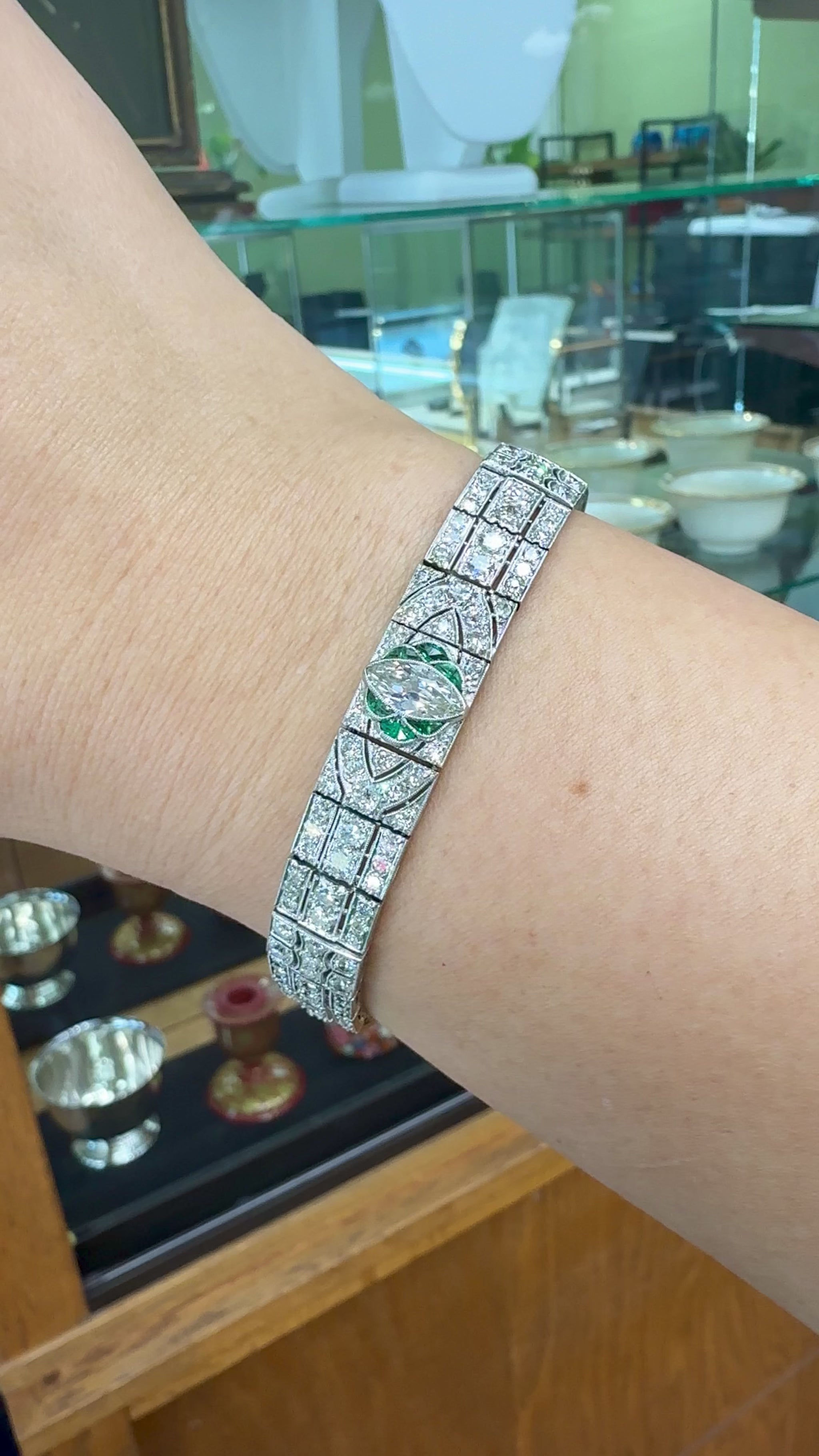 1920's Art Deco Old Cut Diamond and Emerald Bracelet Platinum
