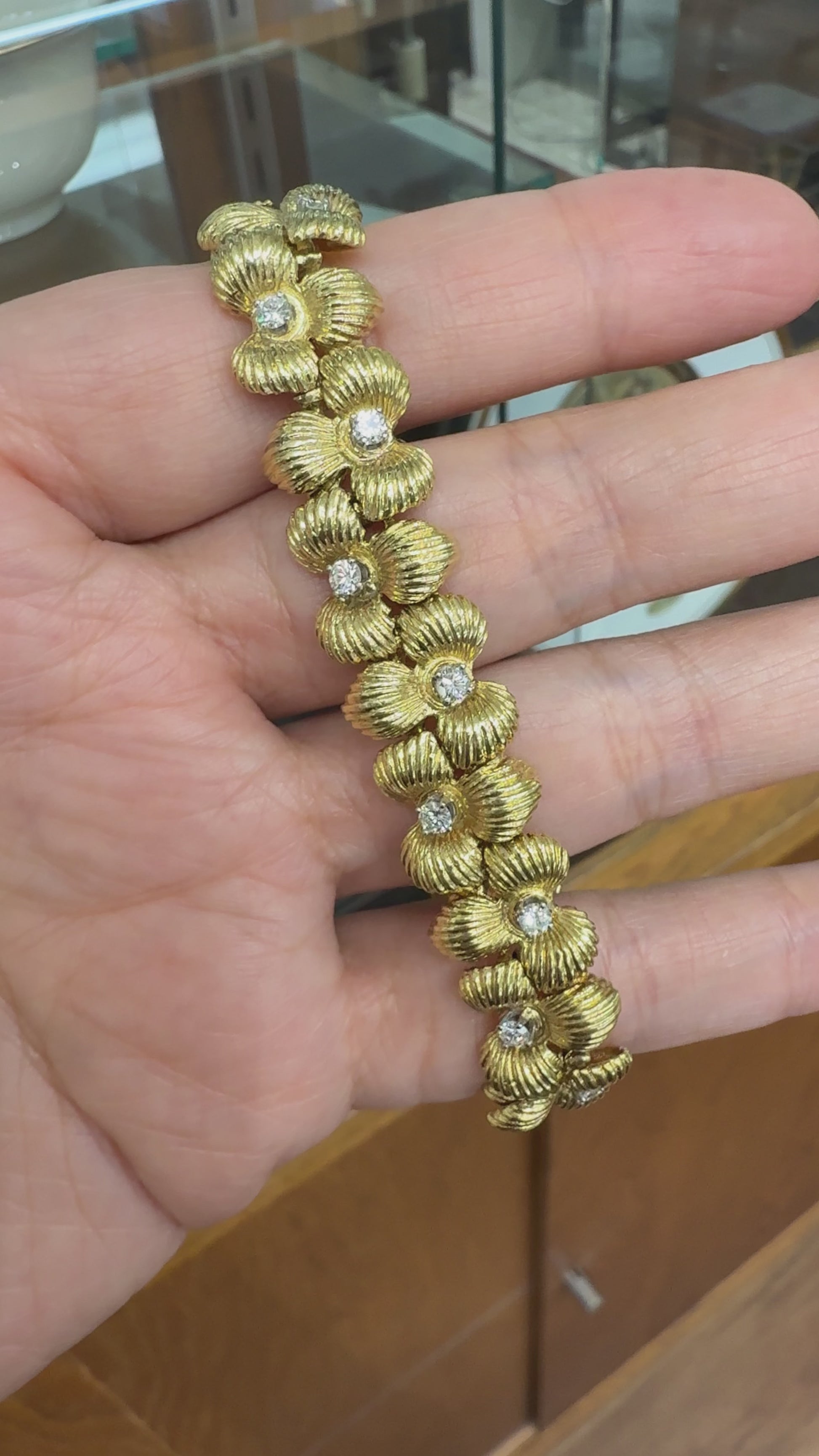Vintage 1970's Flower Diamond Bracelet 18k Yellow Gold