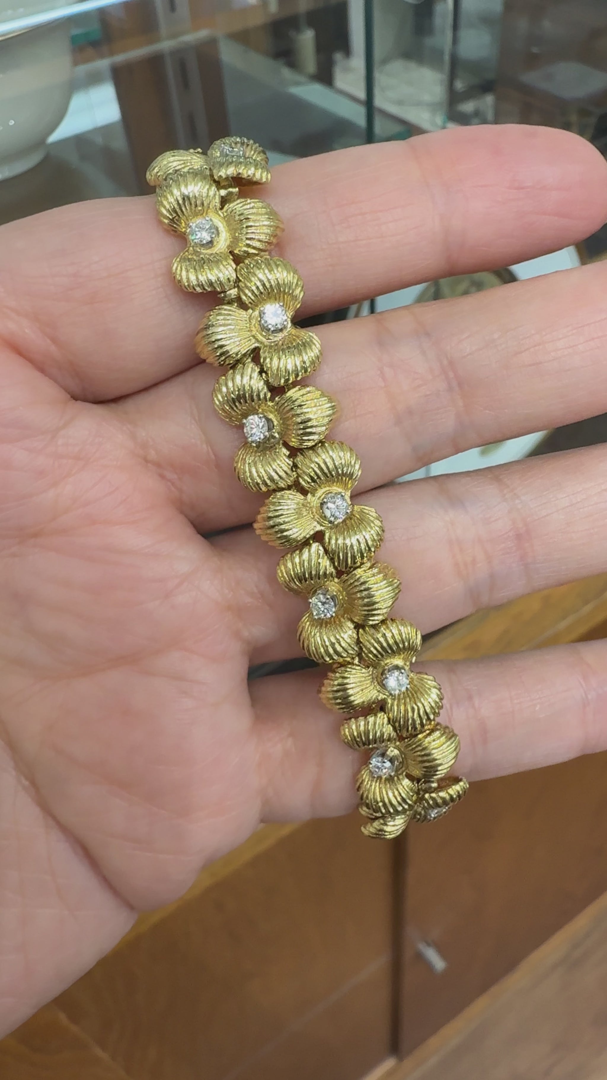 Vintage 1970's Flower Diamond Bracelet 18k Yellow Gold