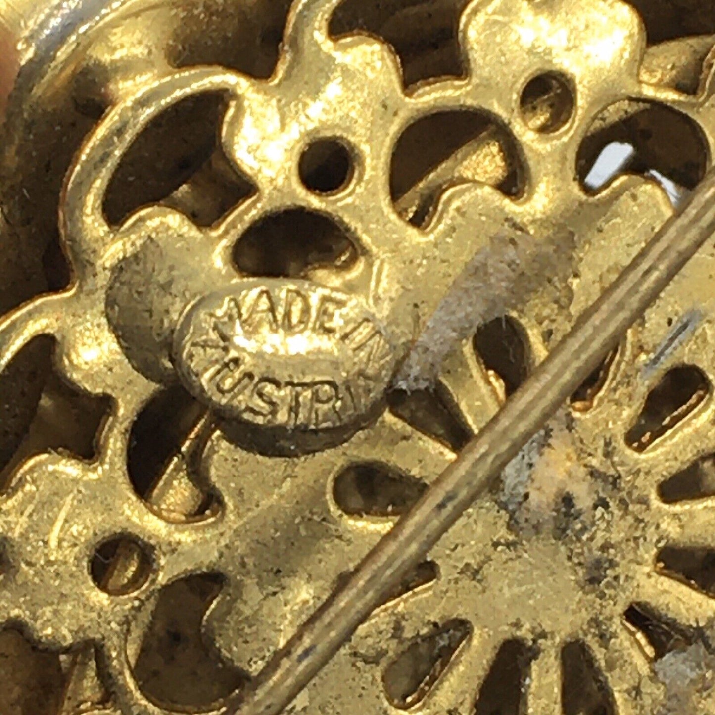 Vintage Austrian Crystals Gold Tone Pin Brooch