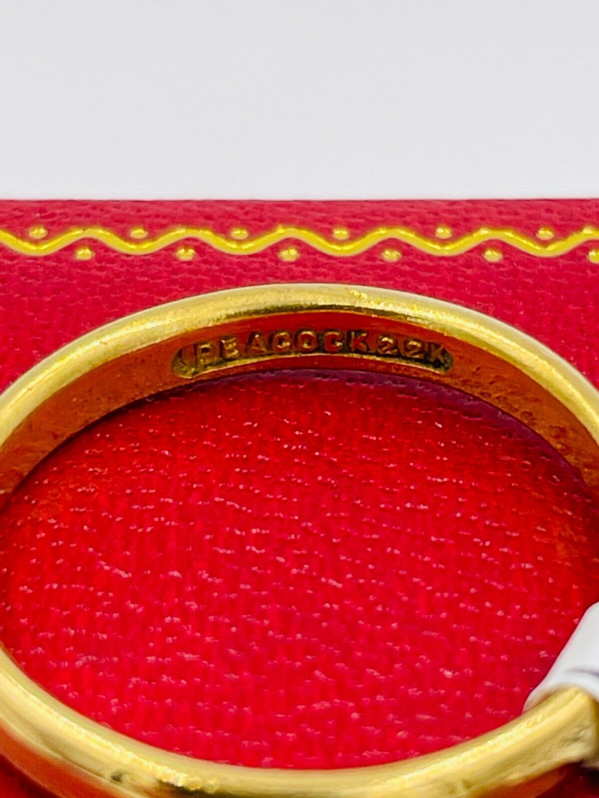 Estate 22k gold 3.33mm wide band ring size 10+ singed Peacock
