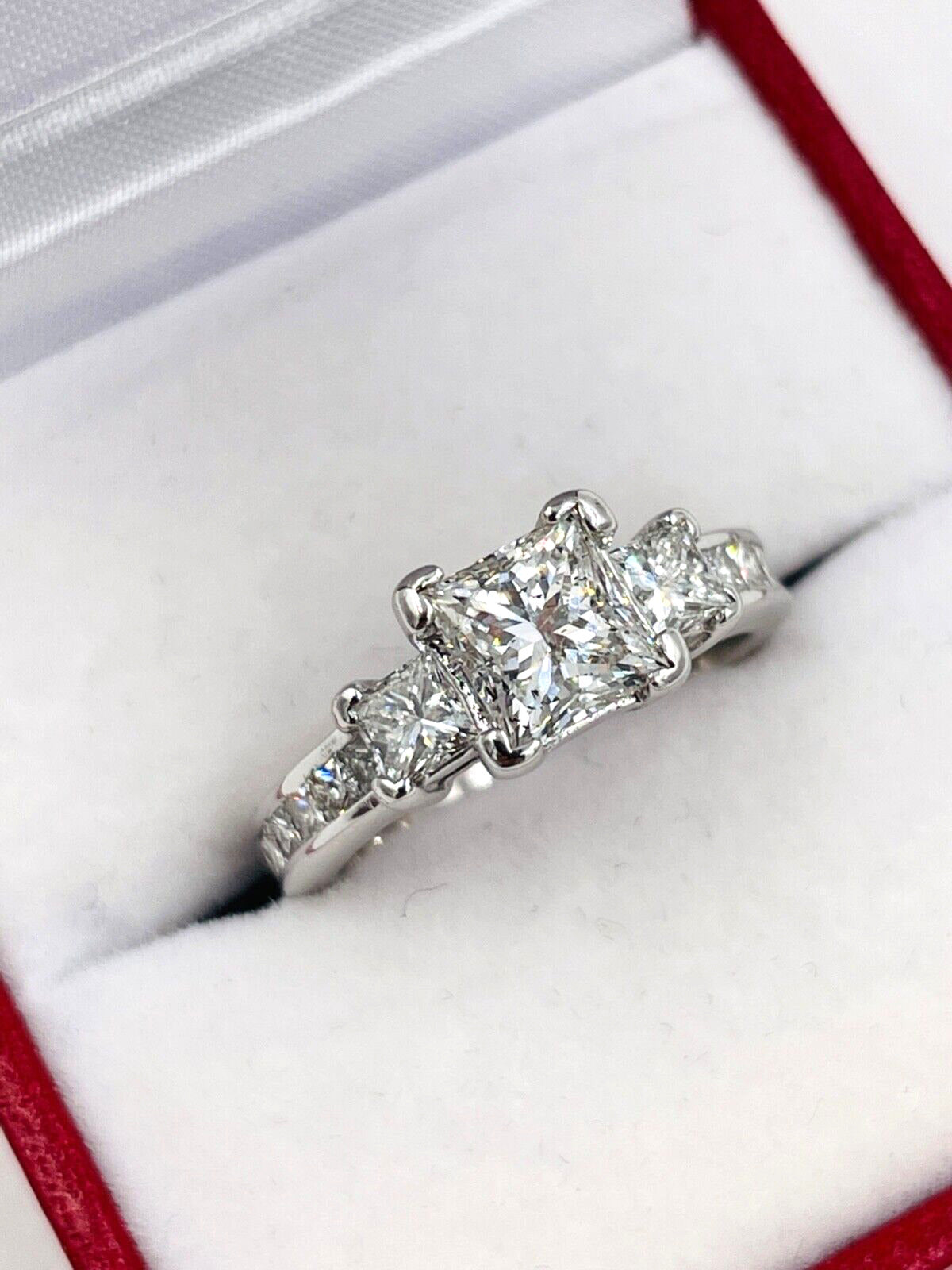 Engagement Ring 18k white Gold Princess cut diamond Ring 2.25cts