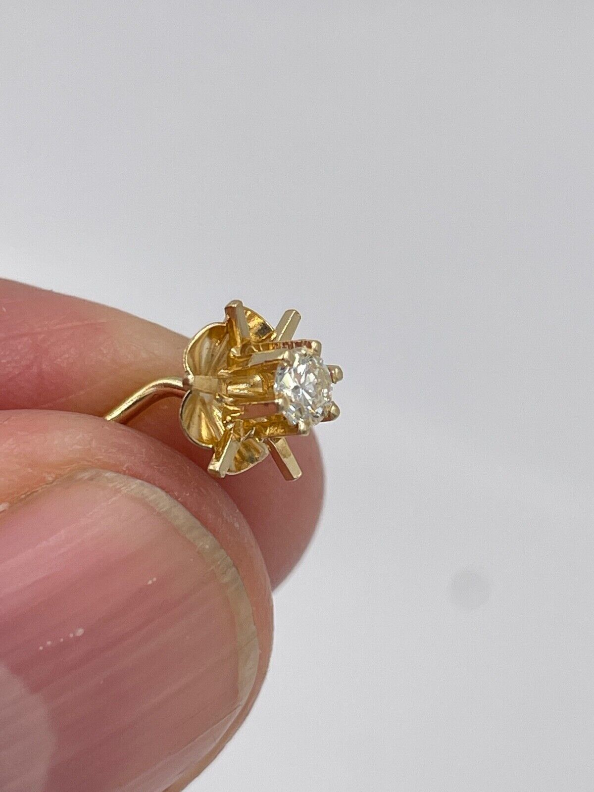 Vintage 14k gold .14cts Diamond flower stick pin Hat pin VVS
