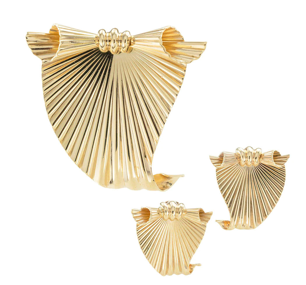 Retro Yellow Gold Brooch Matching Clip On Earrings Set