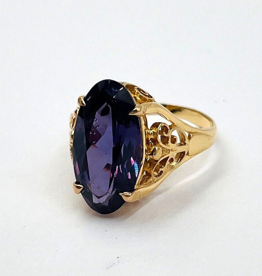 Estate 18k Yellow gold Synthetic Alexandrite Statement ring