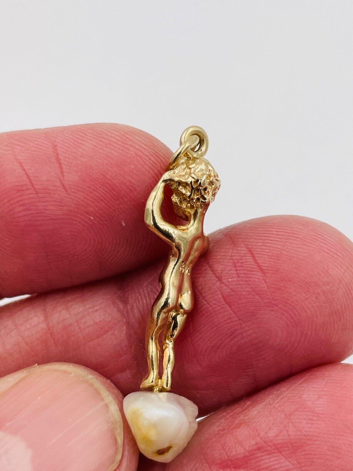 Vintage RUSER 14k Gold Angel Cherub with Mirror Pearl Pendant 3.8 Grams