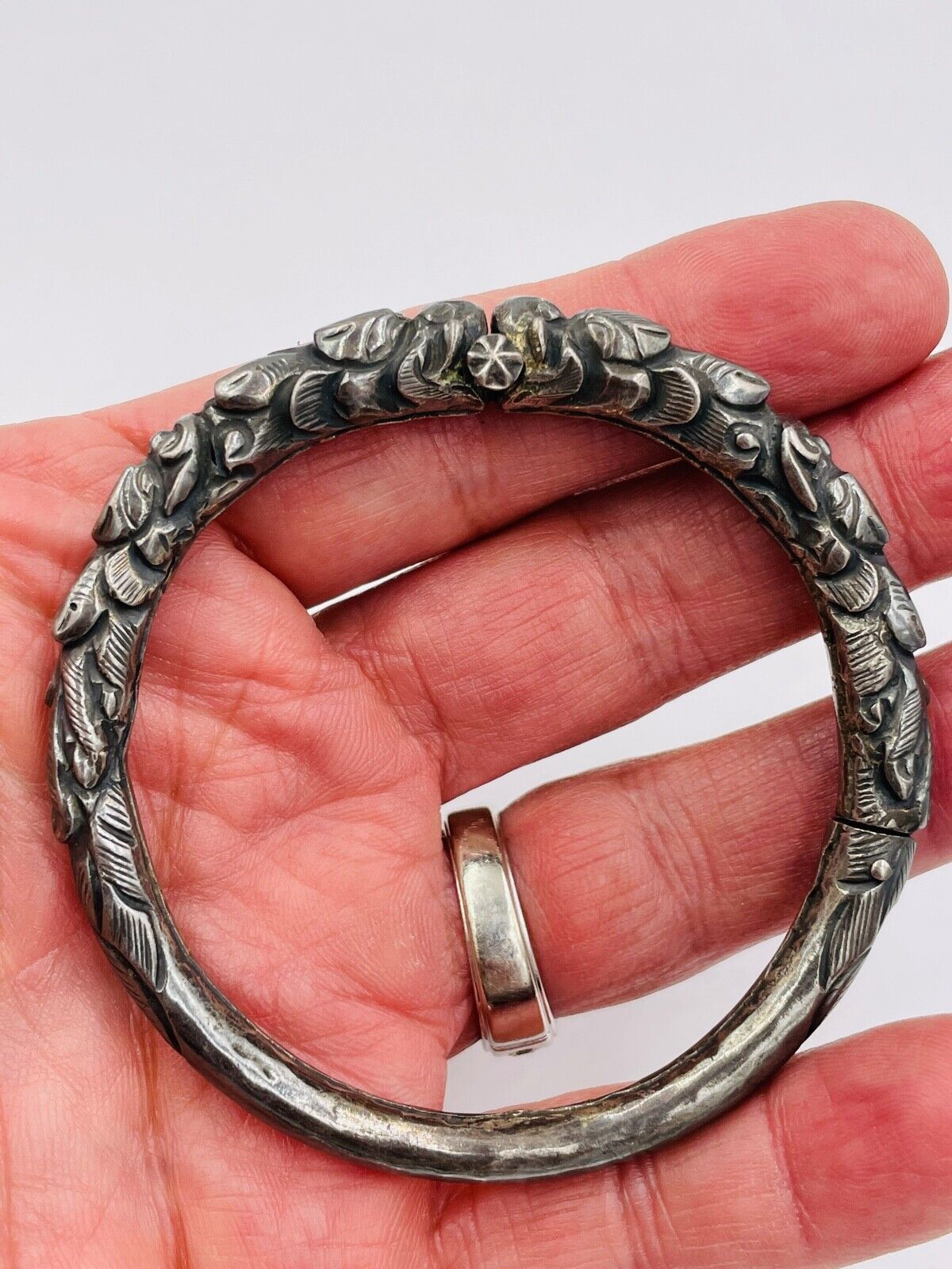 Antique Chinese Sterling Silver Double Dragon hinged Bangle Bracelet