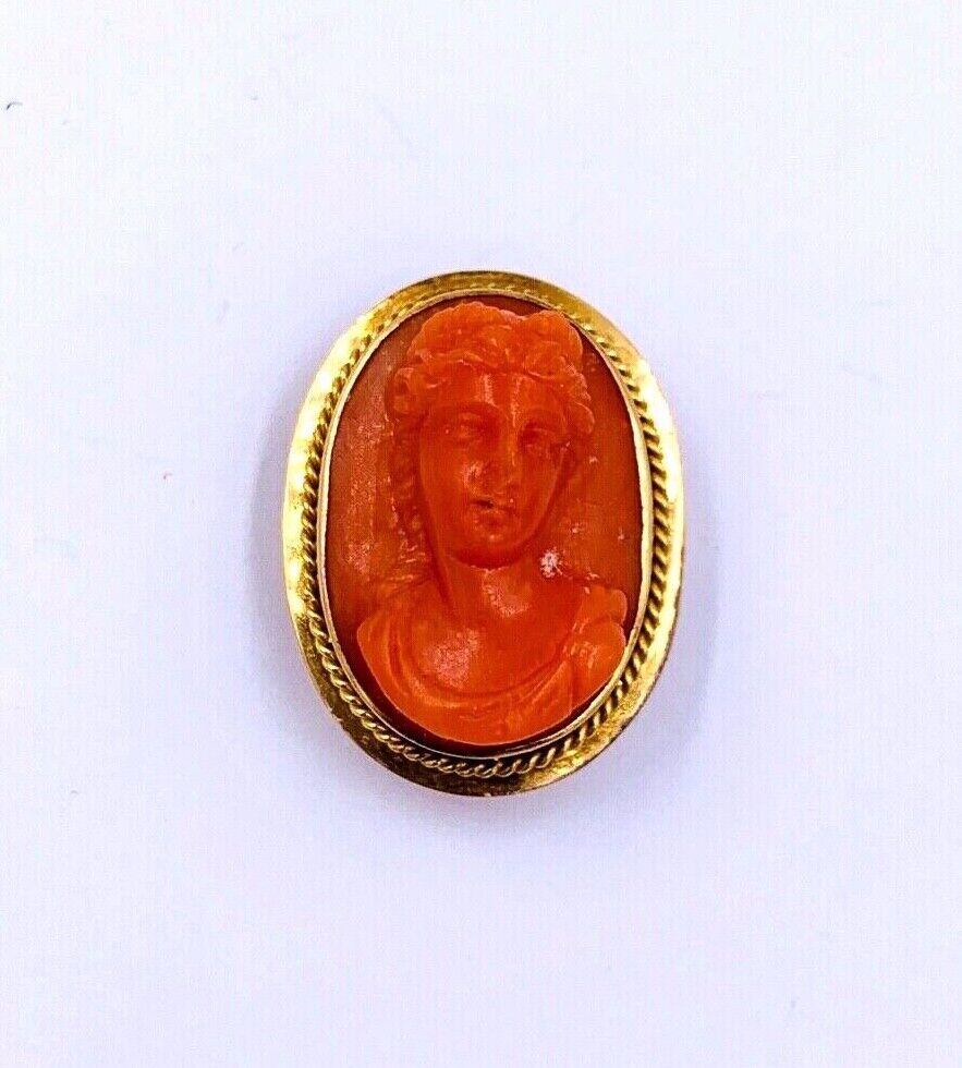 Antique 18Kyellow Gold Carved Coral Cameo Button Collar button