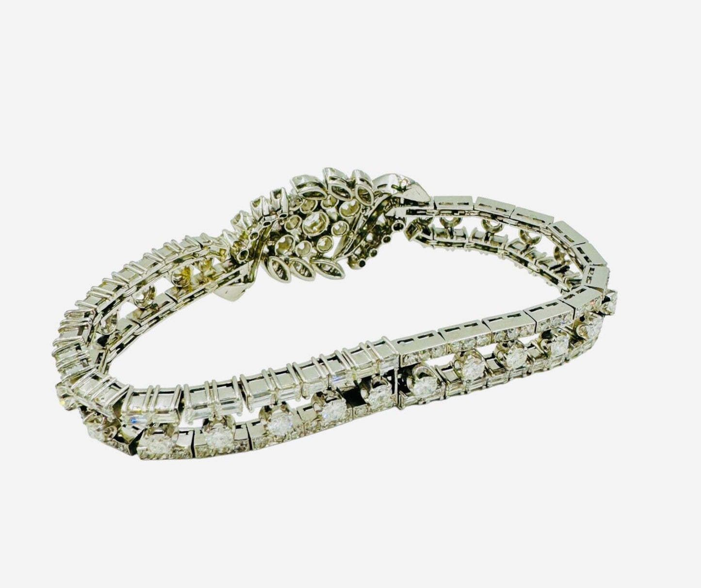 Vintage 10.50 Carats Diamond Platinum Bracelet